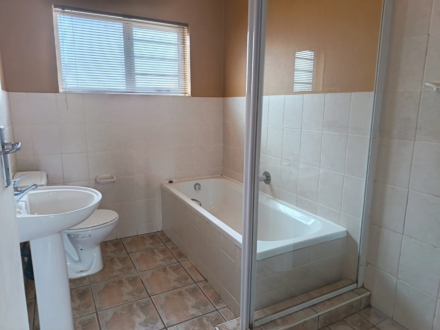 3 Bedroom Property for Sale in Wavecrest Eastern Cape
